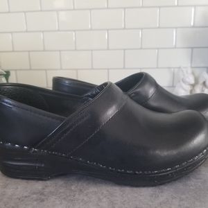 Dansko Black Leather Clogs Size 37 Narrow